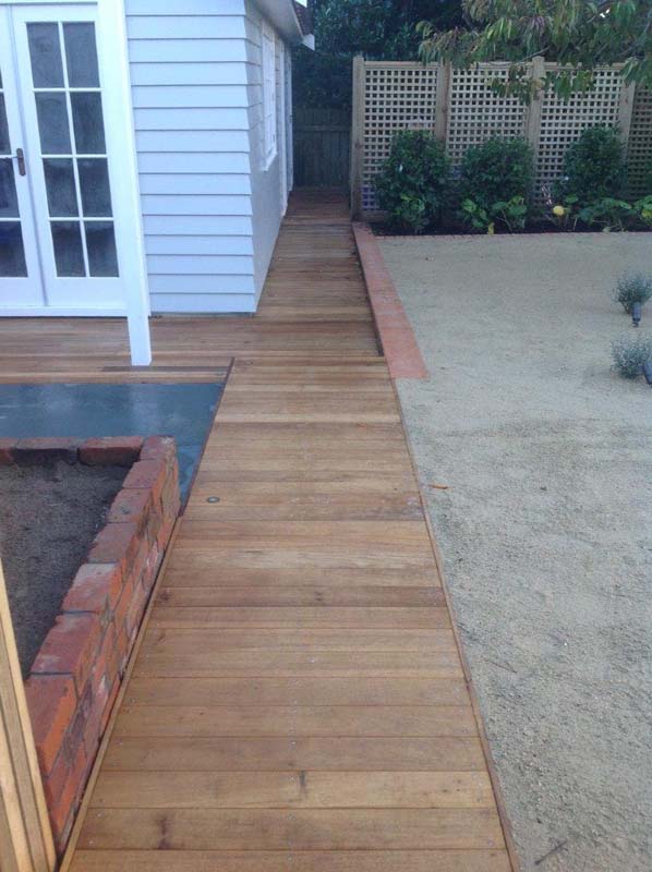 wood-pathway